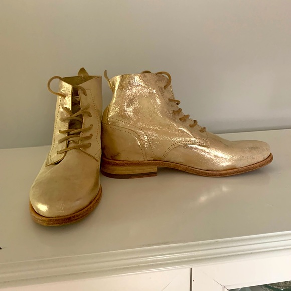Ten Points Leather Pandora Gold Lace Up Boot - Picture 9 of 11